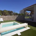 D&d Avec Piscine Privative Holiday home Martel