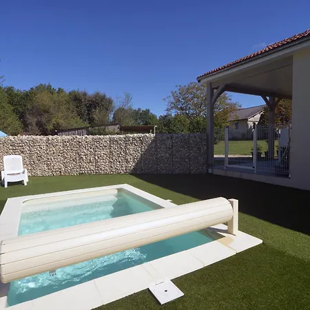 D&d Avec Piscine Privative Holiday home Martel