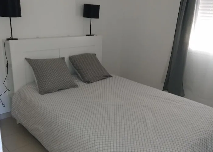 D&d Avec Piscine Privative Semesterbostad