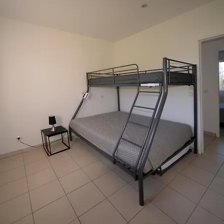 D&d Avec Piscine Privative Nyaraló Martel